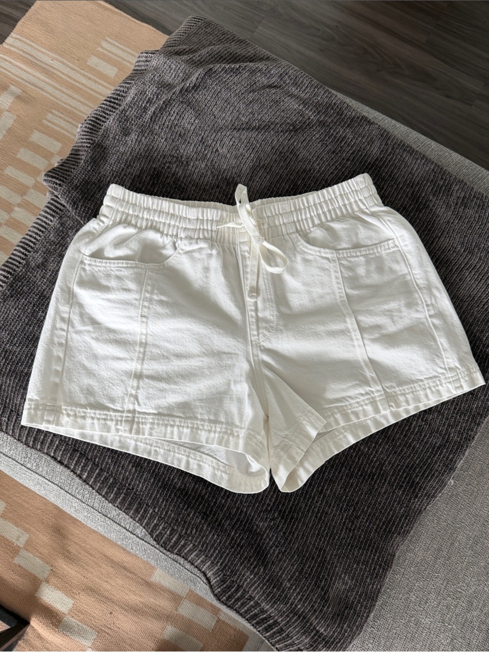 Universal Thread White Drawstring Athletic Shorts